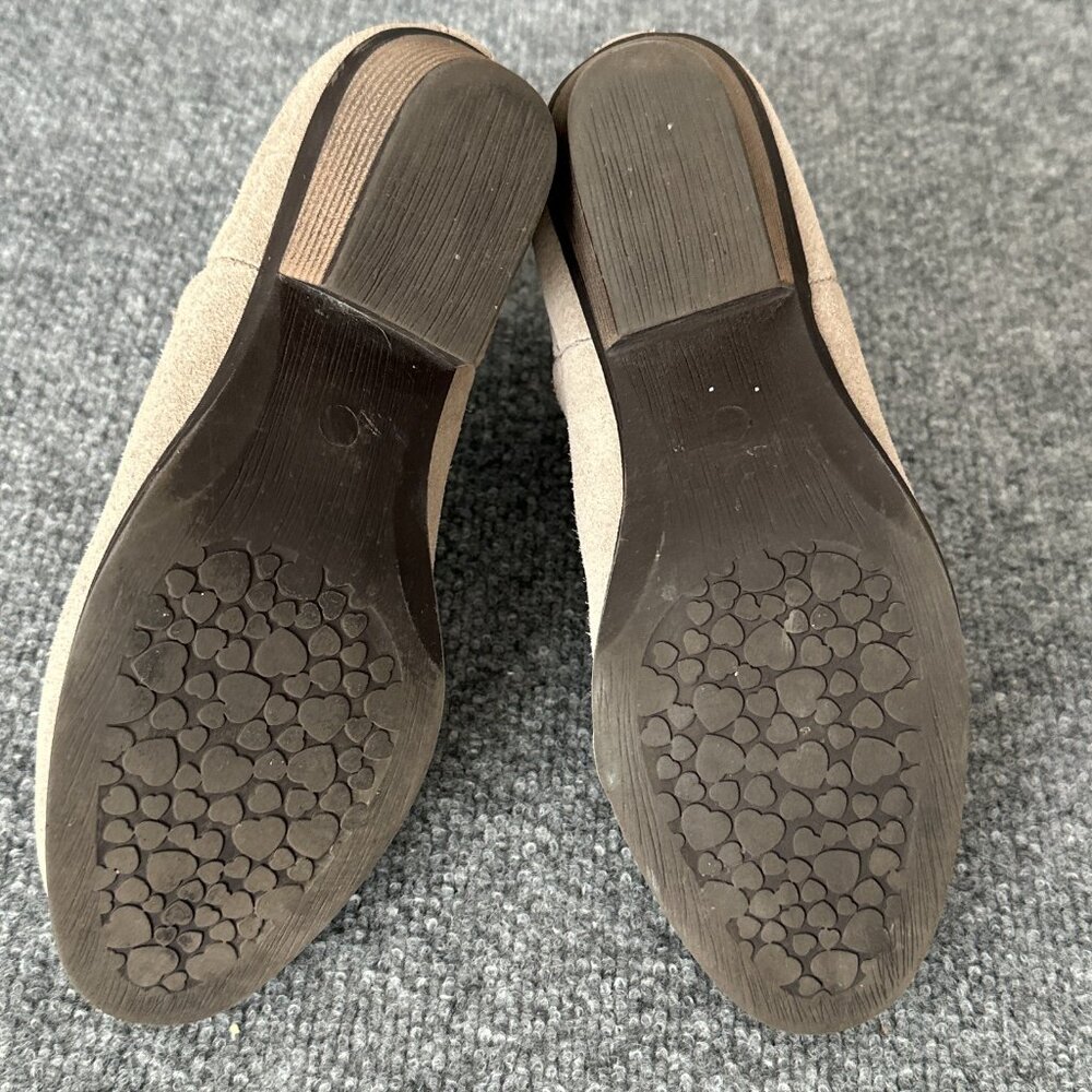 Sktechers Booties Womens 8 Taupe Grey Suede Air Cooled Scalloped Edge Boots - Picture 15 of 16